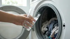 Lägg ett glas i tvättmaskinen – kläderna blir vitare än snö