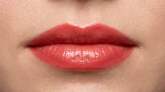 För dig som inte vill att läppsminket ska få ansiktet att se äldre ut: 3 knep som gör hela skillnaden